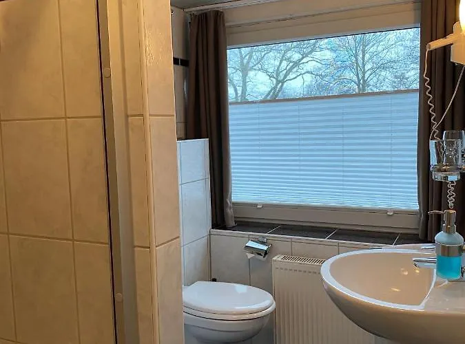 Отель Zum Dorfkrug Molbergen